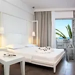 White ホテル 4*