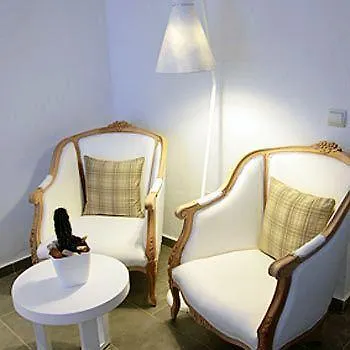 White 4*