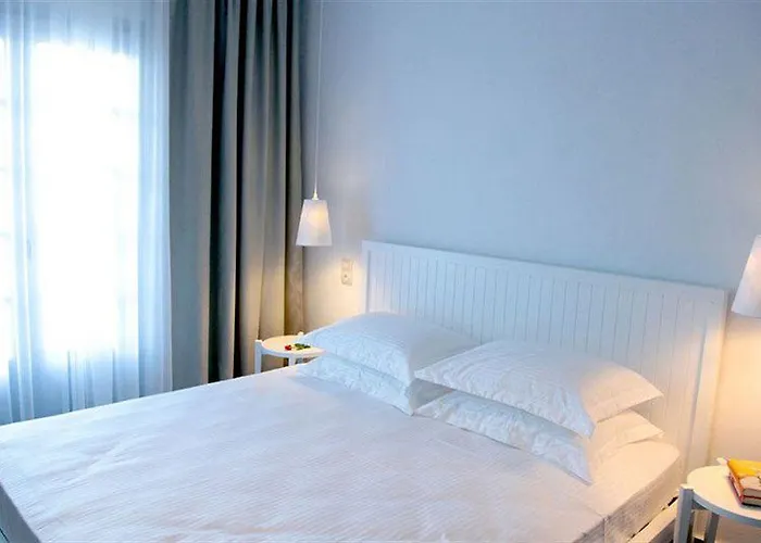 Hotel White 4*
