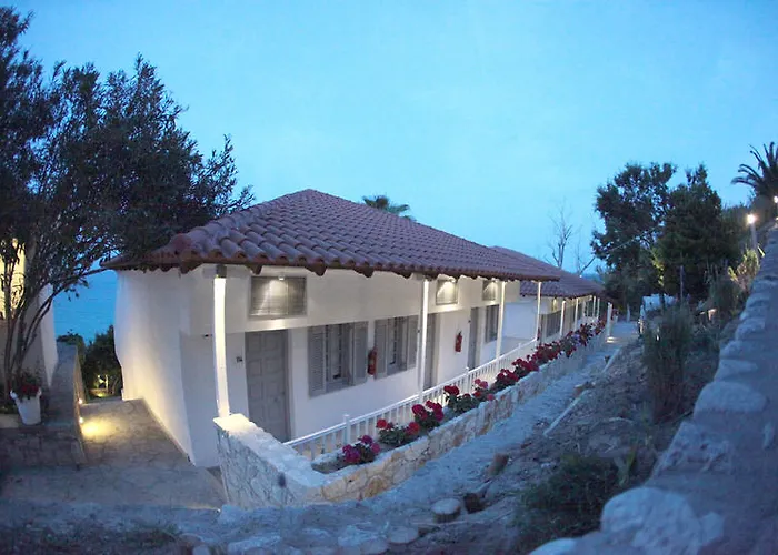 Hotel White
