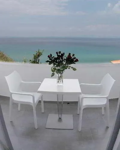 Hotel White 4*